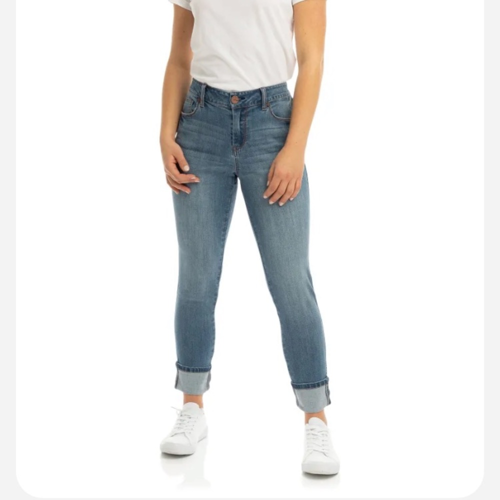 1822 Denim Vintage Cuff Jean in
Isabelle. Ankle skinny. Blue. Petite Size 26 NWT